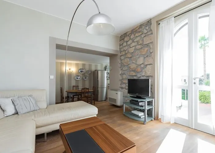 Villa Rocky - Luxury 3Br Apt In Liberty Villa.Pool,Garden,Wifi