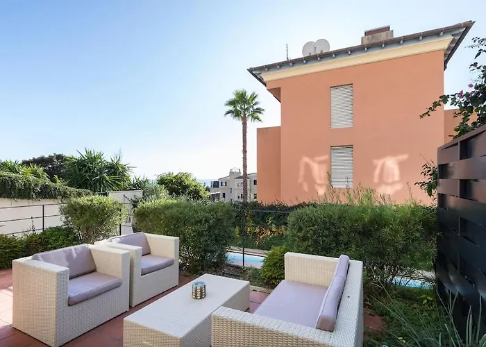 Villa Rocky - Luxury 3Br Apt In Liberty Villa.Pool,Garden,Wifi